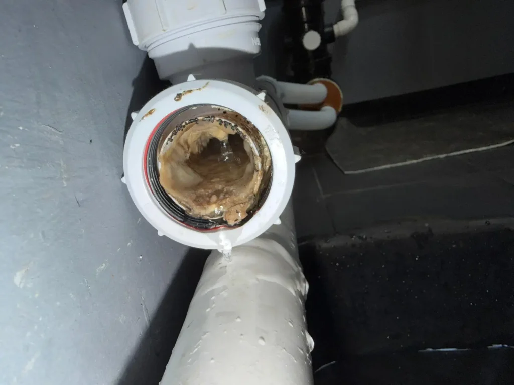 Blocked kitcen drainage pipe